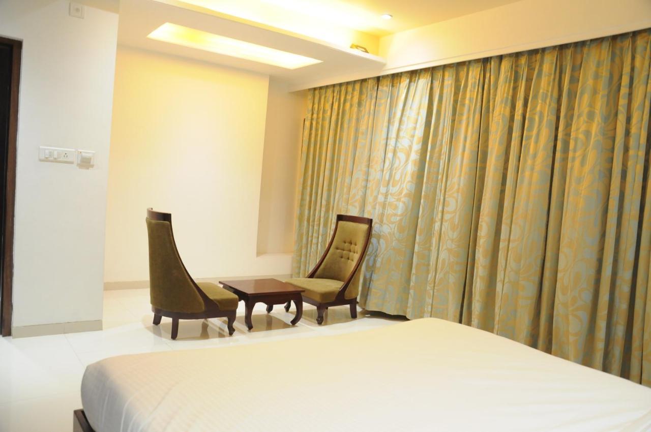 Hotel City Heart Shirdi Room photo