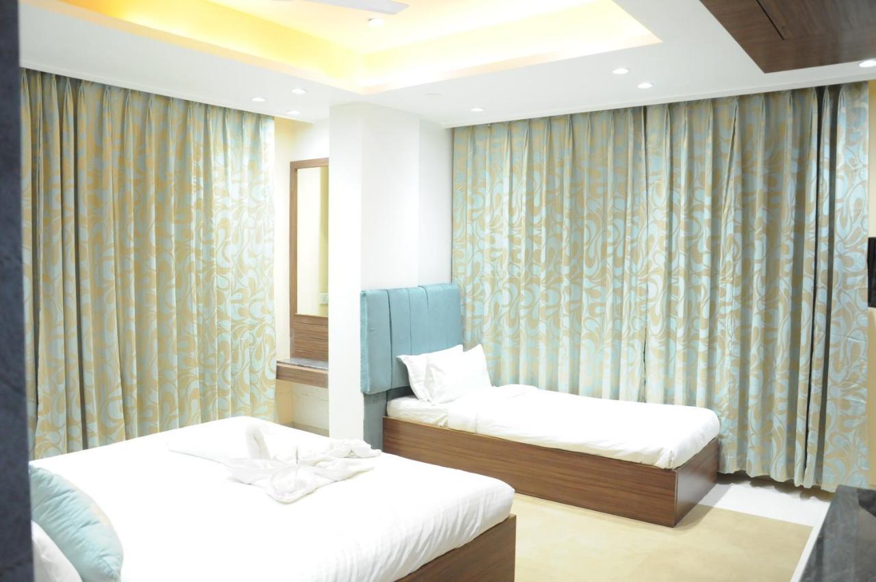 Hotel City Heart Shirdi Room photo