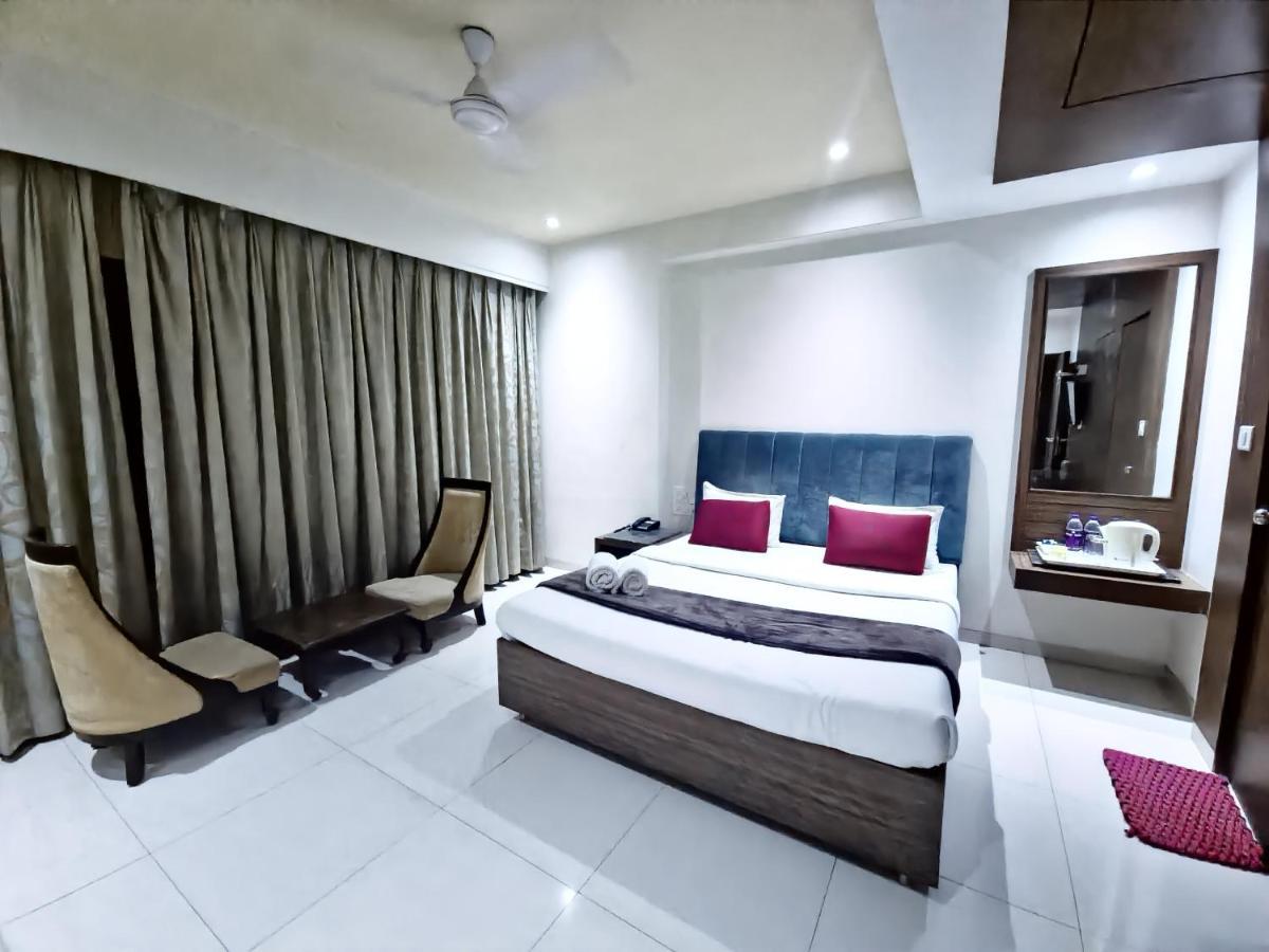 Hotel City Heart Shirdi Exterior photo