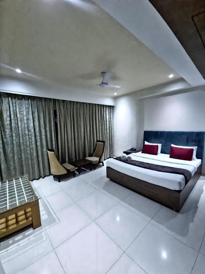Hotel City Heart Shirdi Exterior photo