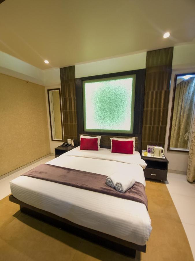 Hotel City Heart Shirdi Exterior photo