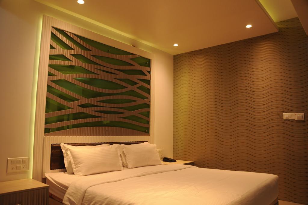 Hotel City Heart Shirdi Room photo