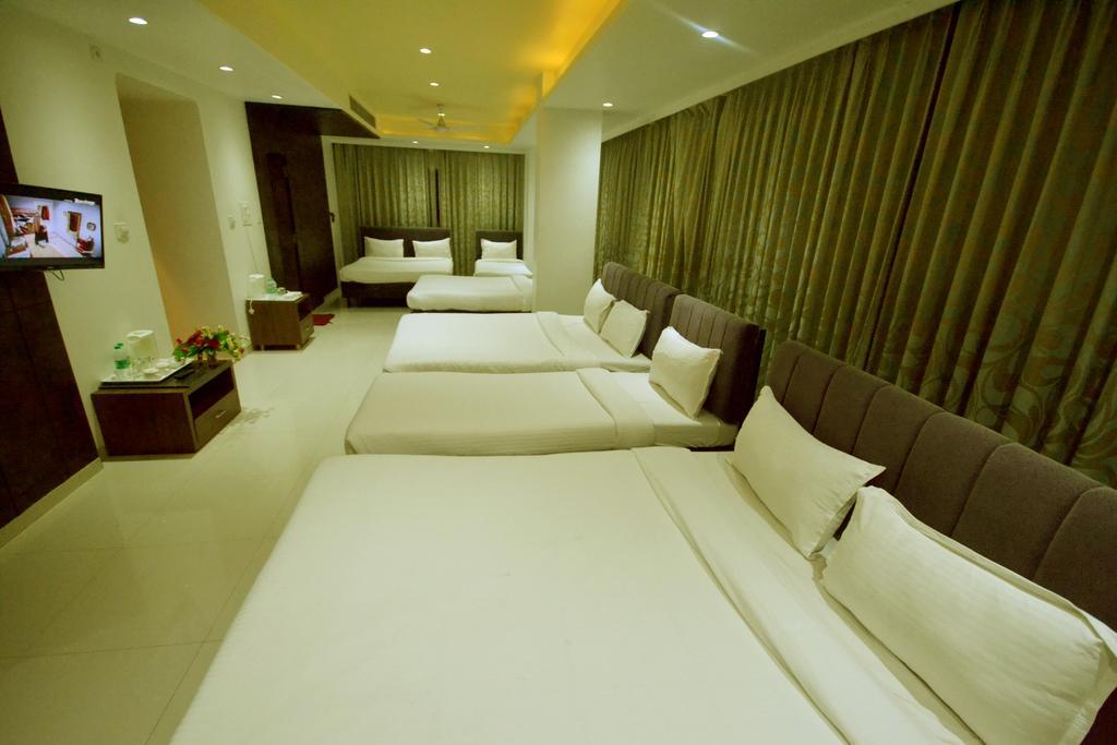 Hotel City Heart Shirdi Exterior photo