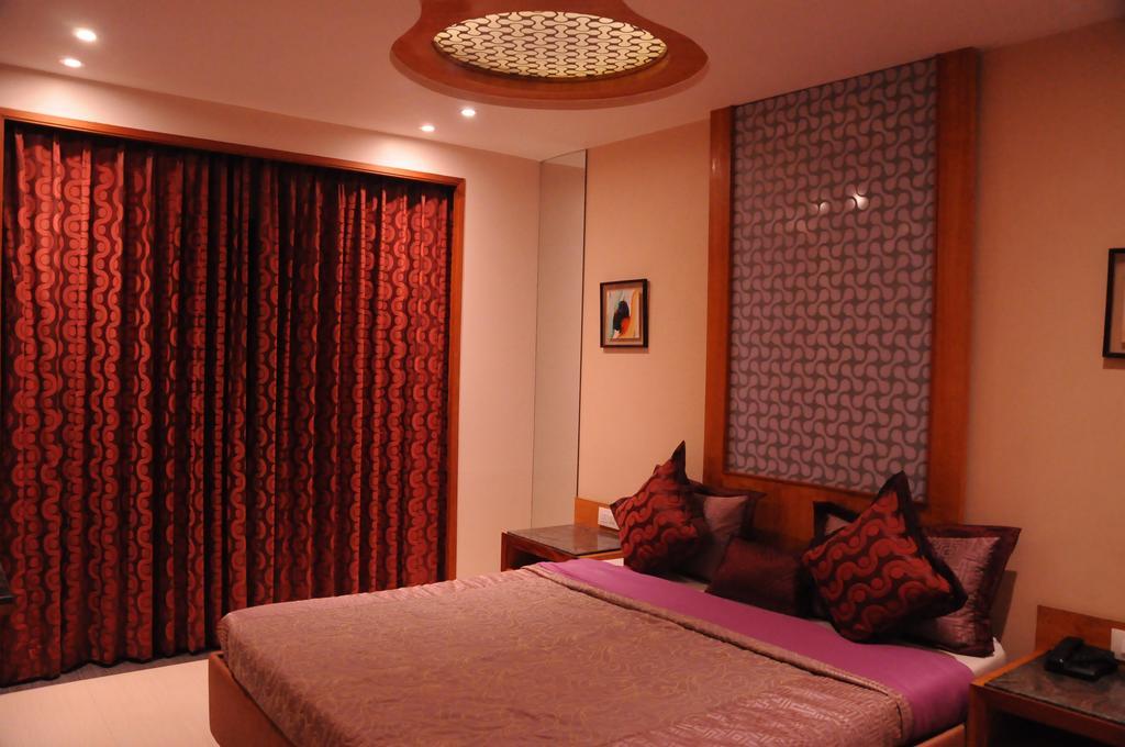 Hotel City Heart Shirdi Exterior photo