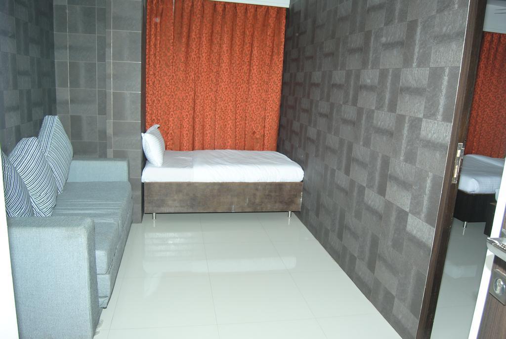 Hotel City Heart Shirdi Exterior photo