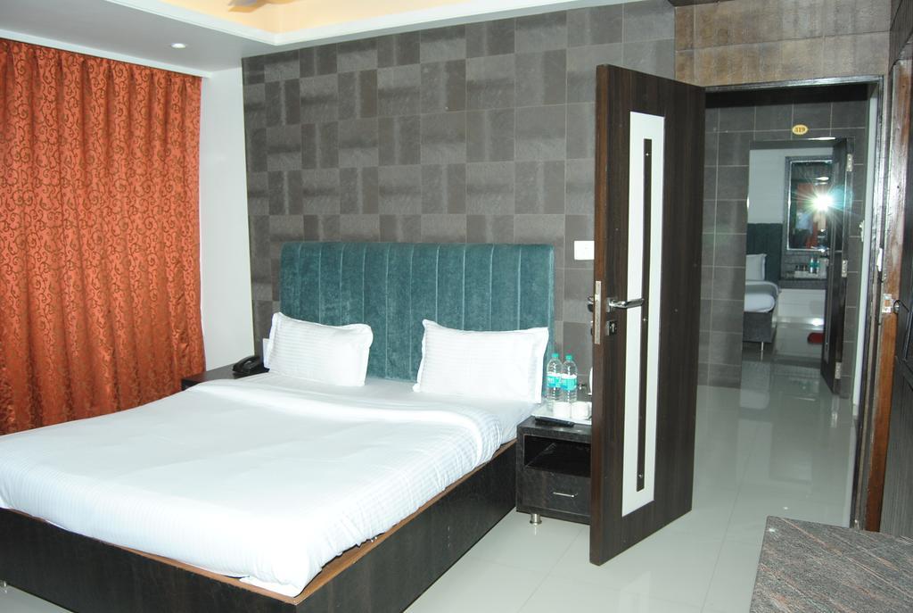 Hotel City Heart Shirdi Exterior photo