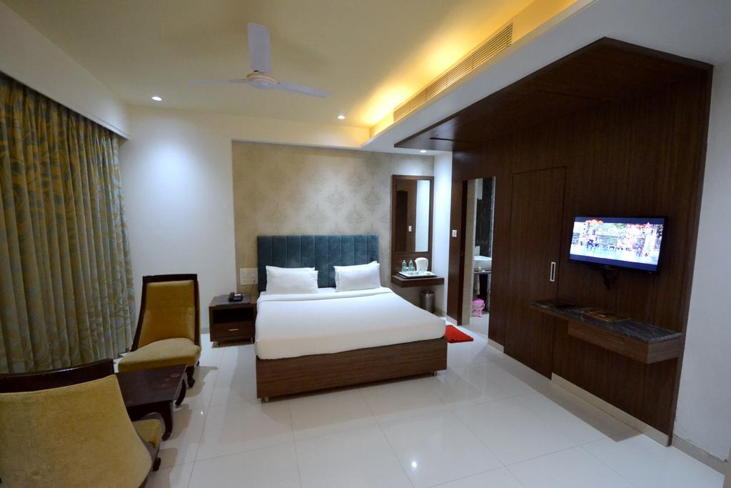 Hotel City Heart Shirdi Exterior photo
