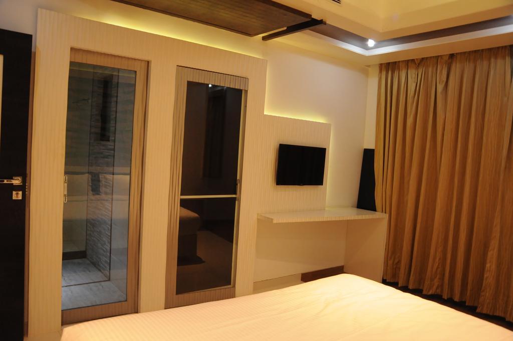 Hotel City Heart Shirdi Exterior photo